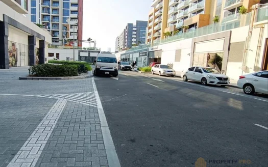 Retail Shop for Rent in Azizi Riviera 18