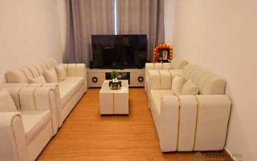 2-Bedroom Apartment in Lake Point Tower,